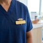 Ecuson Medical Personalizat din Inox Gold Plated| Gravură Laser Nume și Specializare