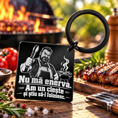 Breloc Gravat Inox Negru „Am un Clește” – Cadou BBQ | Giftopolis