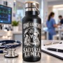 Termos Gravat Negru 500 ml „Unii Oameni Salvează Lumea” | Giftopolis