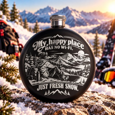 Ploscă Rotundă Neagră „My Happy Place Has No Wi-Fi” | Born for Snow