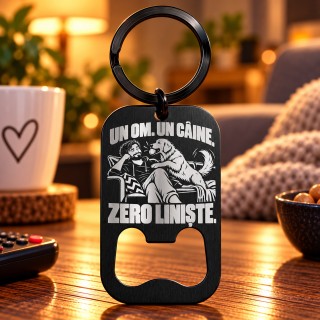 Breloc cu Desfăcător „Un Om. Un Câine. Zero Liniște” | Giftopolis