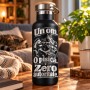 Termos Negru 500 ml „Un Om, O Pisică, Zero Autoritate” | Giftopolis