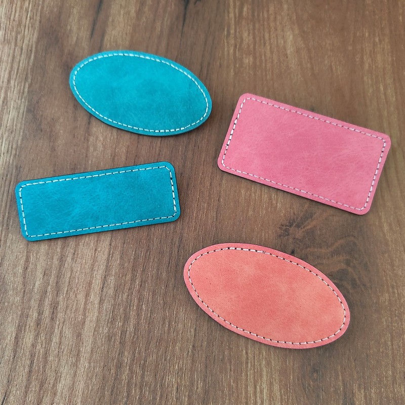 Ecuson Personalizat Oval Piele Roz Numele si Functia Ta